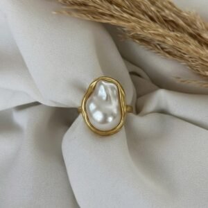 Baroque Pearl Gold Ring