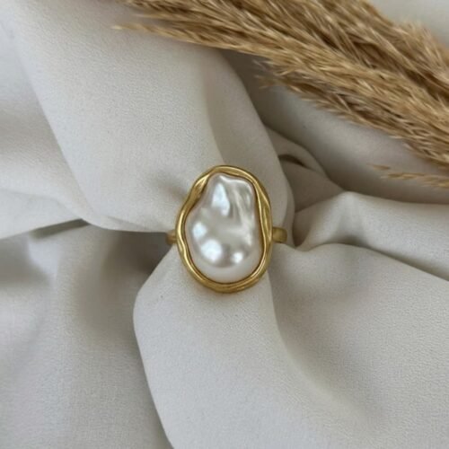 Baroque Pearl Gold Ring